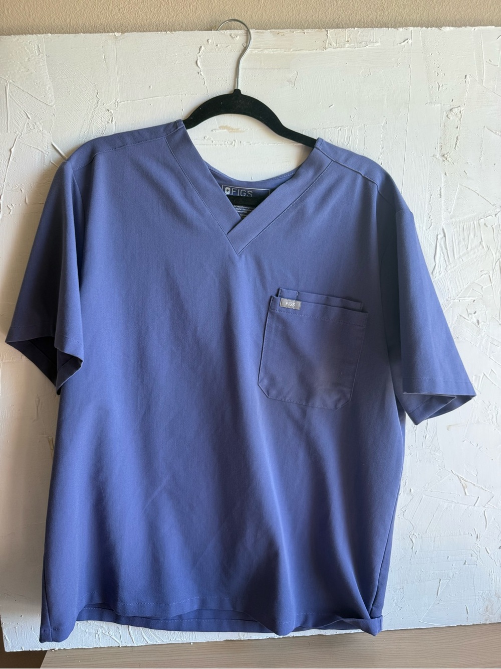 Figs Men's V-Neck Top in Slate Lavender Blue with pants